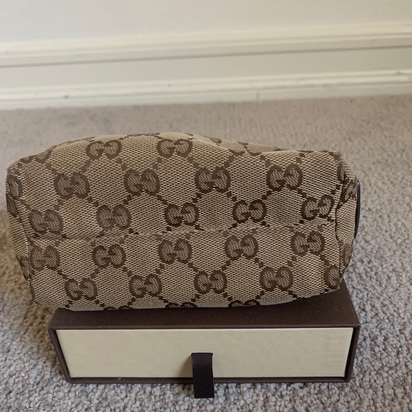 GUCCI Monogram Small Cosmetic Case - Picture 3 of 8